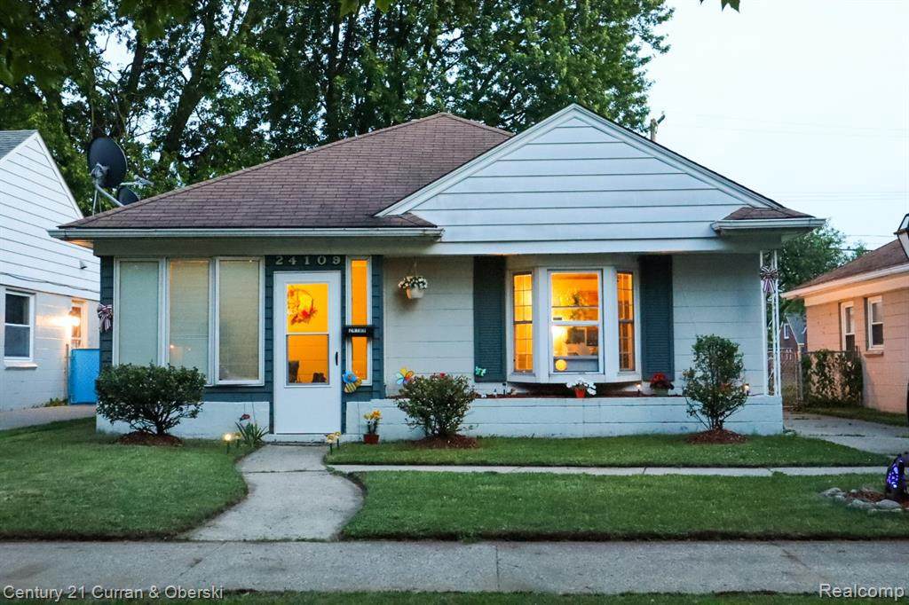 24109 Carlysle St - Photo 1