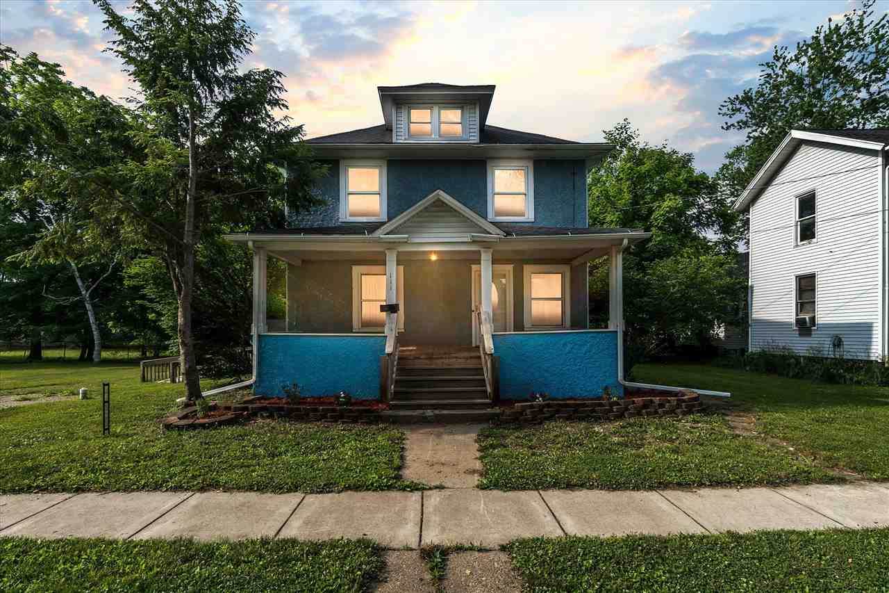111 Oak St - Photo 1