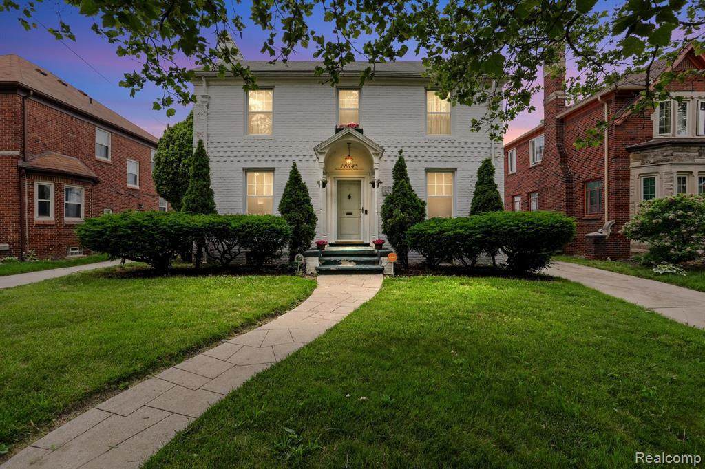 18643 Warrington Dr - Photo 1