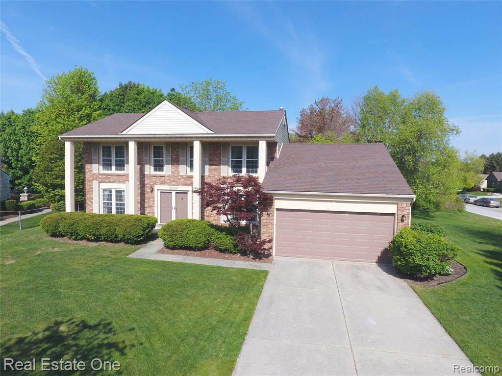 22109 Greentree Ln - Photo 1