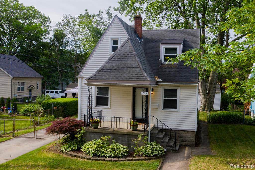 1333 Fox St - Photo 1
