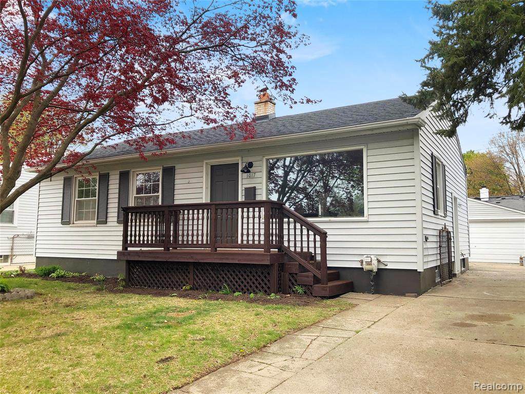 1017 Amelia Ave - Photo 1