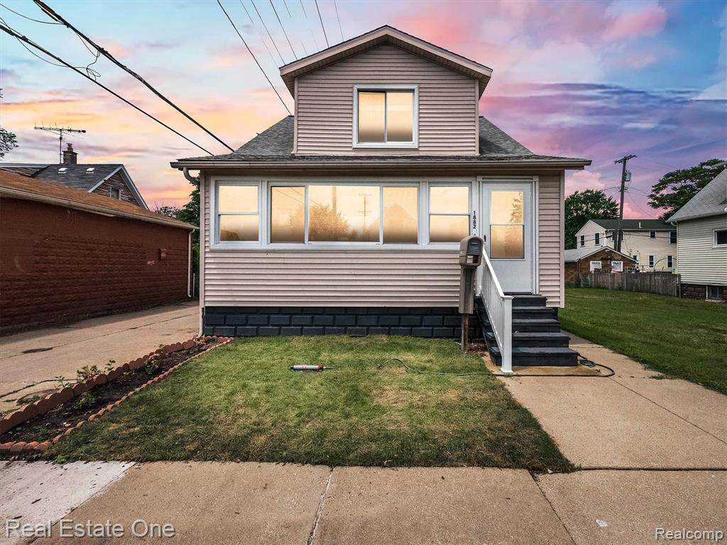 1882 7TH ST - Photo 1