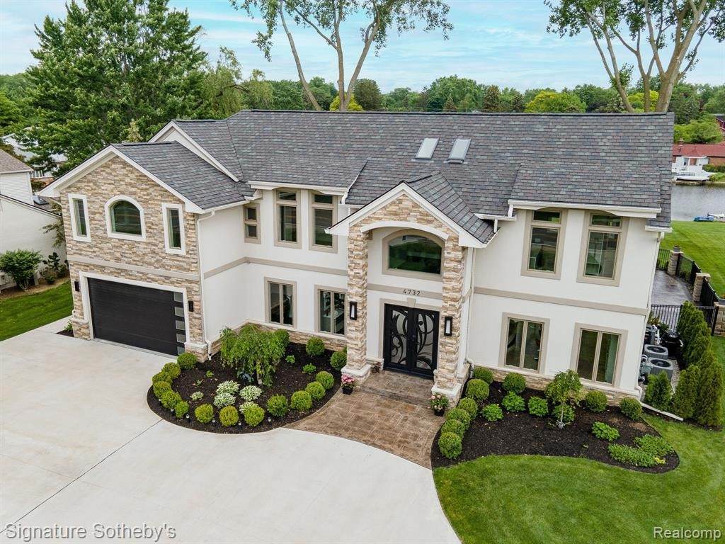 4732 Walnut Lake Rd - Photo 1
