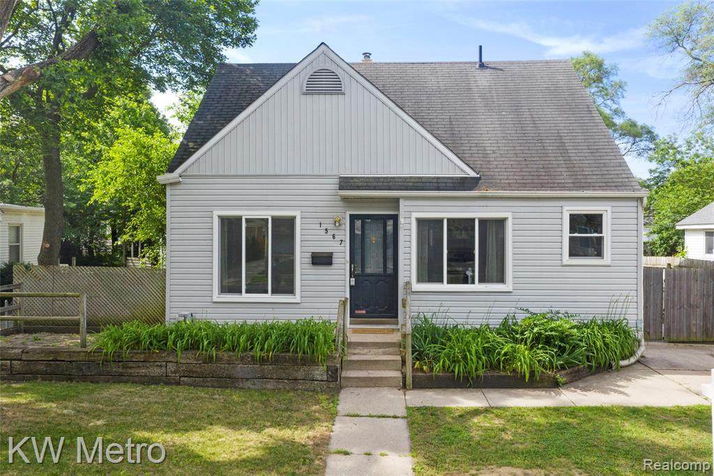 1567 Saratoga St - Photo 1