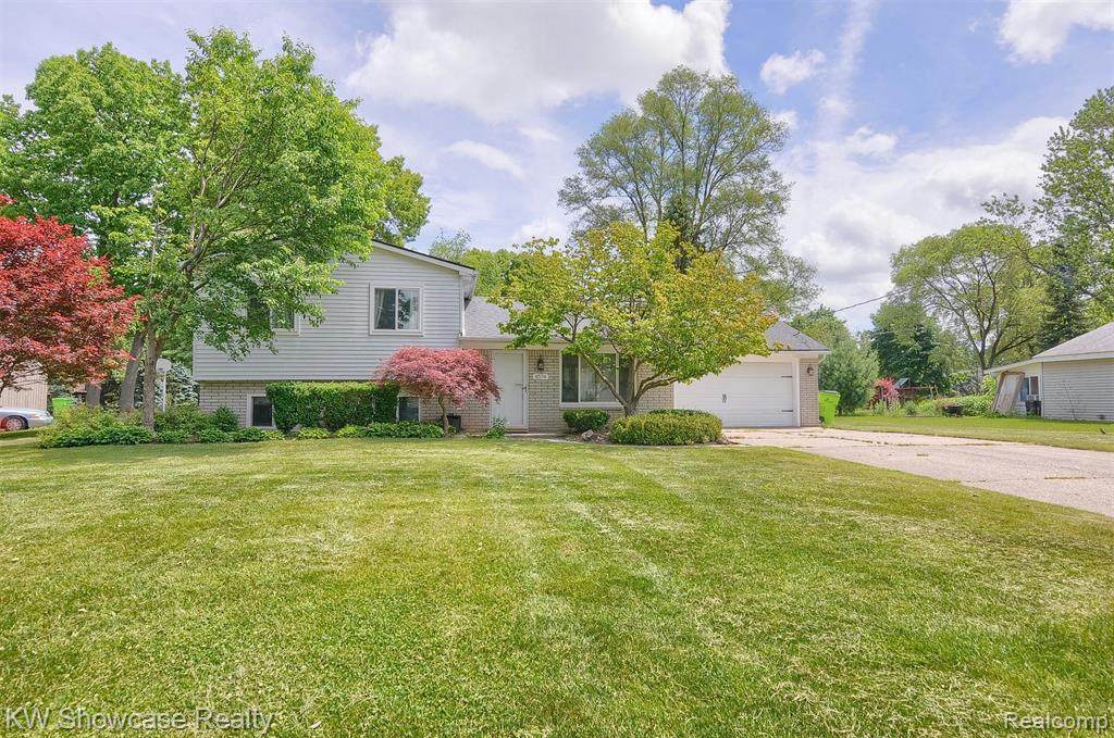 8574 Cooley Beach Dr - Photo 1