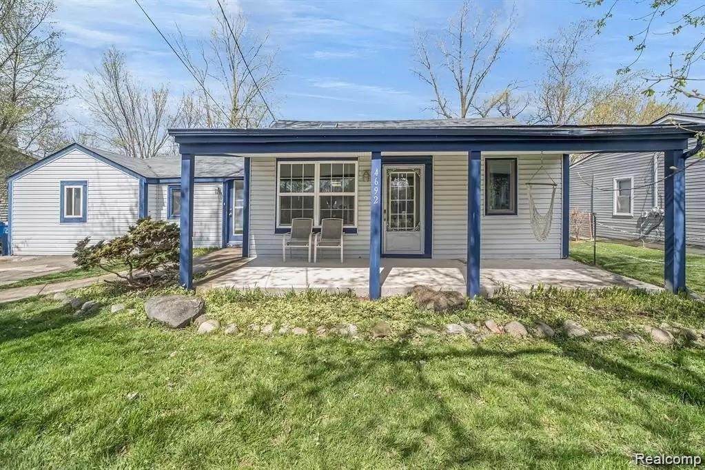 4692 Charest Ave - Photo 1