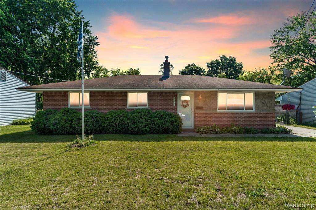 112 Corbin St - Photo 1