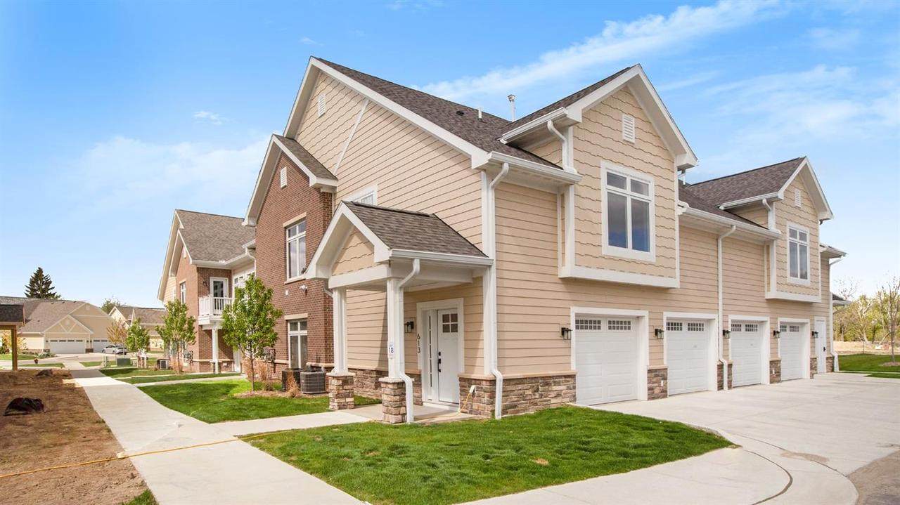 623 Woodland - Photo 1