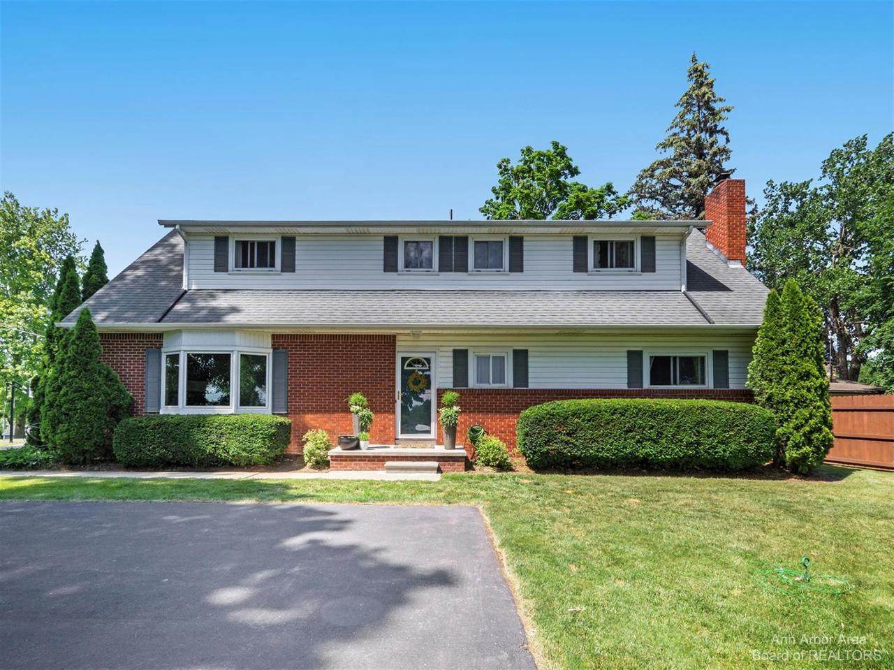 870 Austin Dr - Photo 1