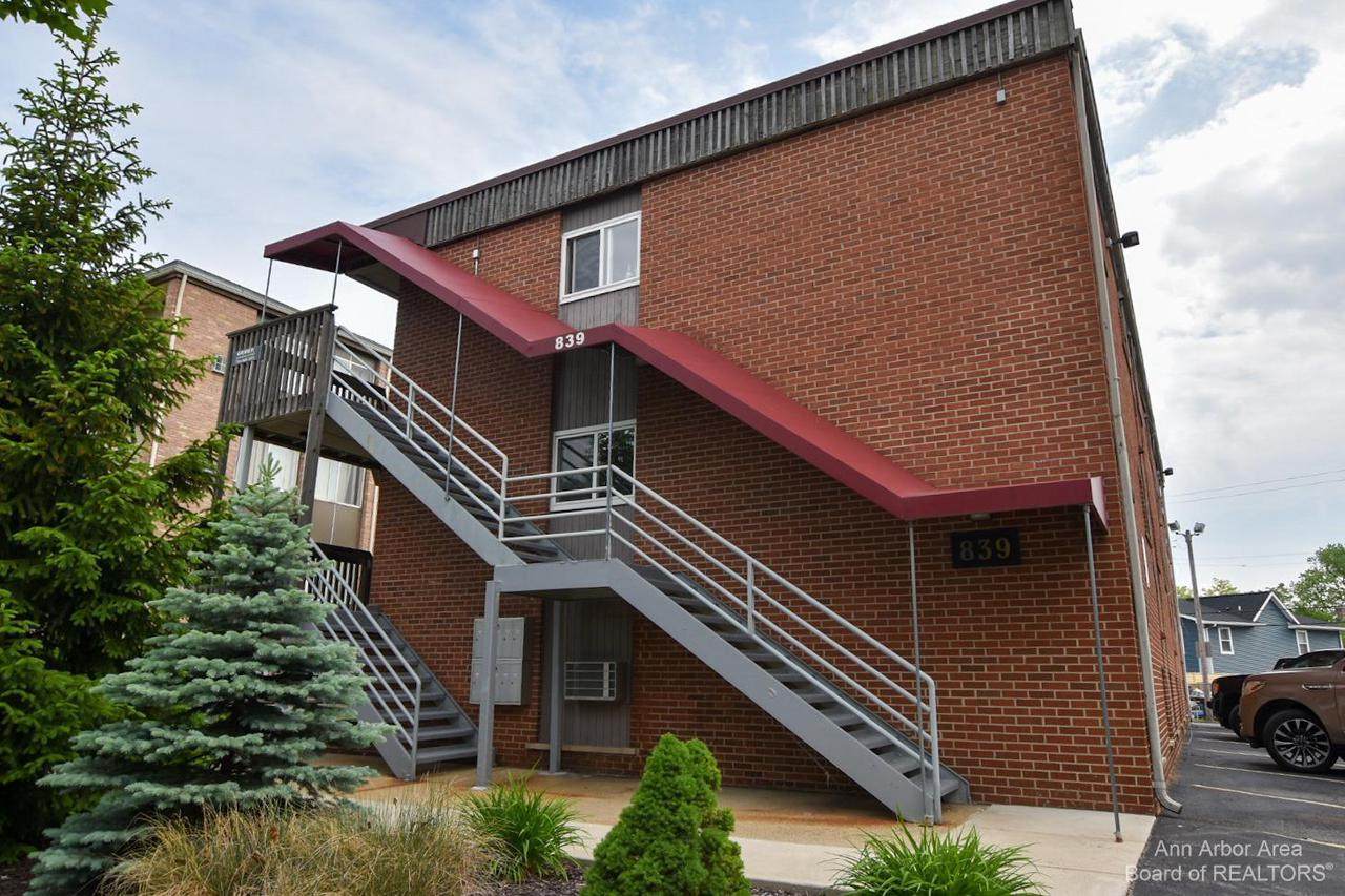 839 Tappan Ave - Photo 1