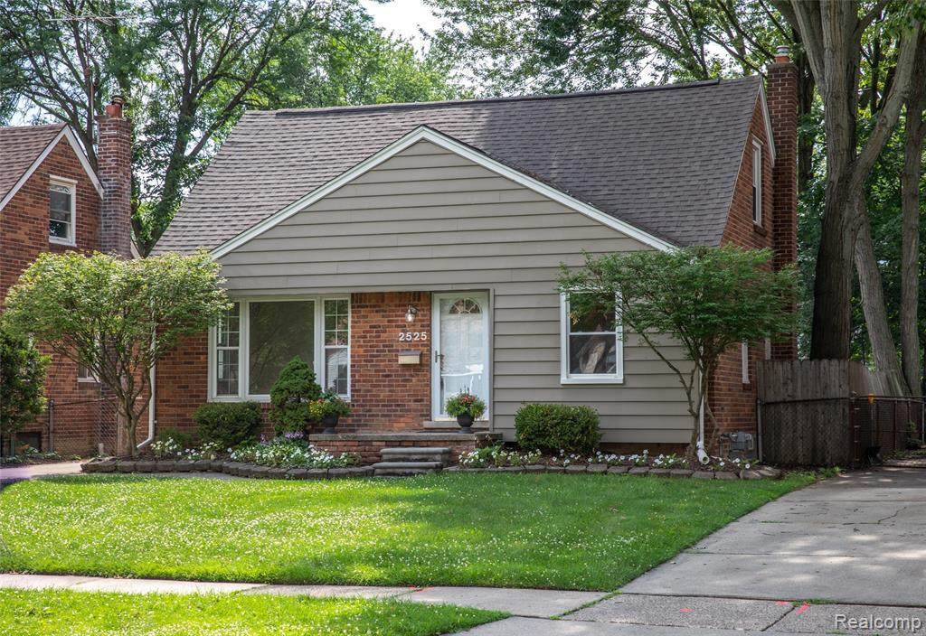 2525 Connecticut Ave - Photo 1