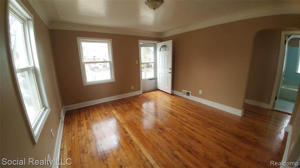 18451 Garfield - Photo 1