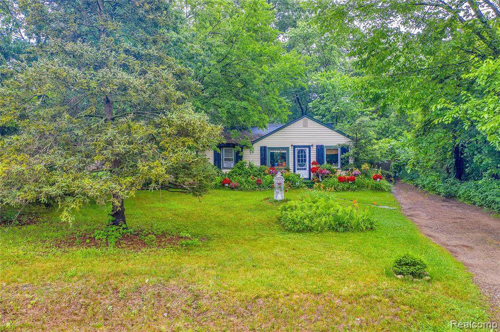 3495 Bendelow Rd - Photo 1
