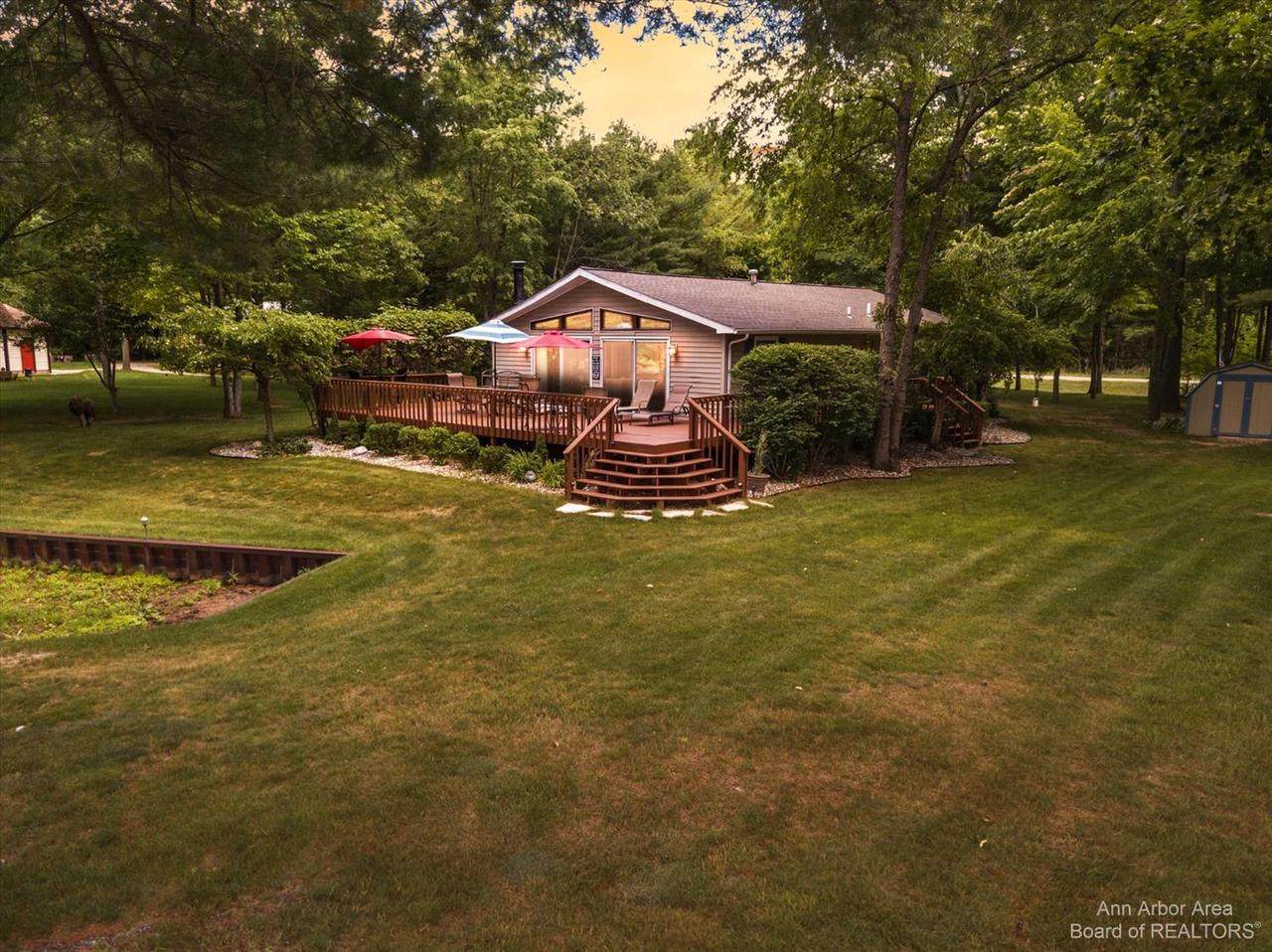 3861 Lakeshore - Photo 1