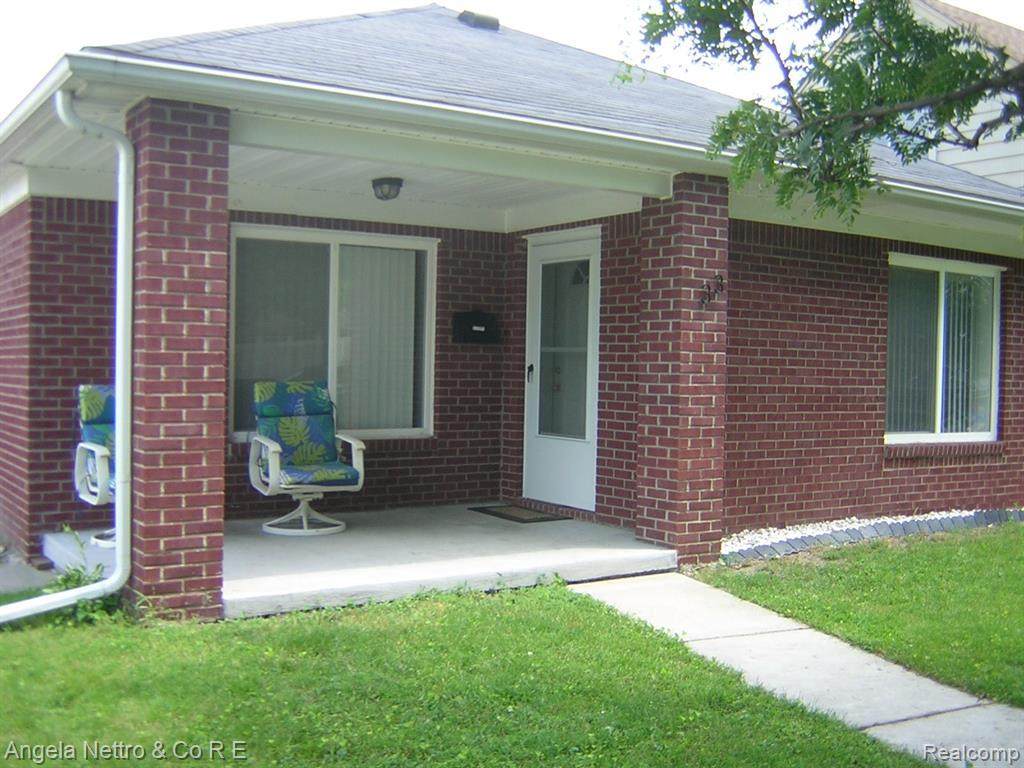 33 Detroit St - Photo 1