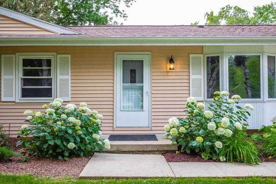 8595 King Rd - Photo 1