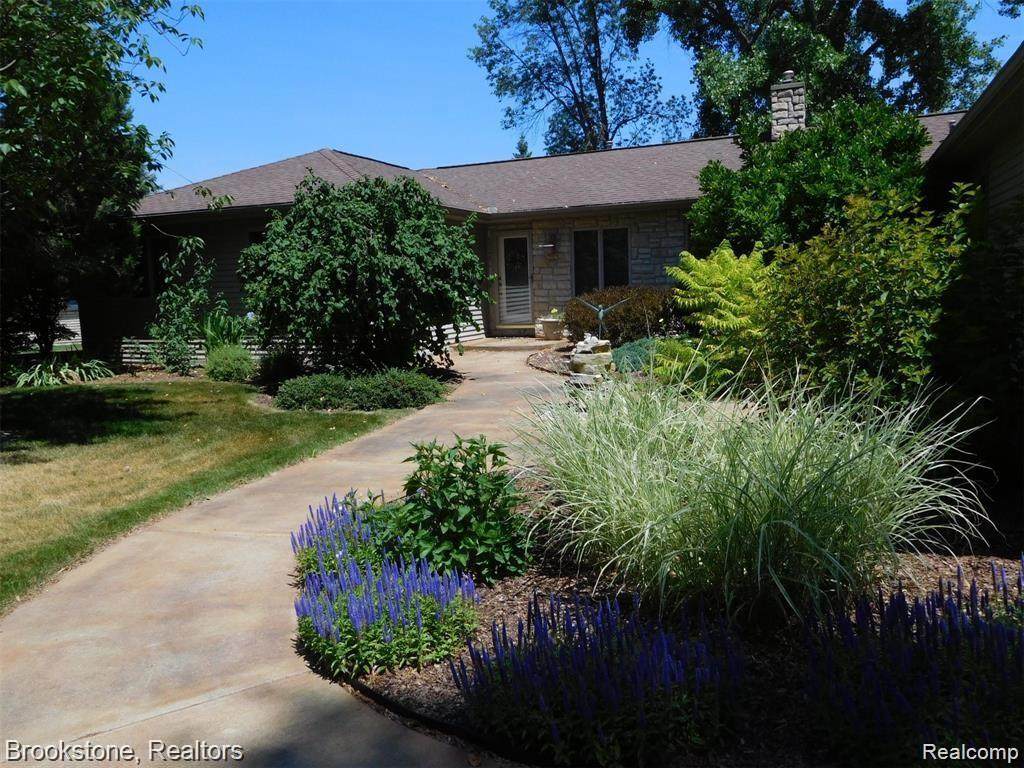 267 Donohue Beach Dr - Photo 1