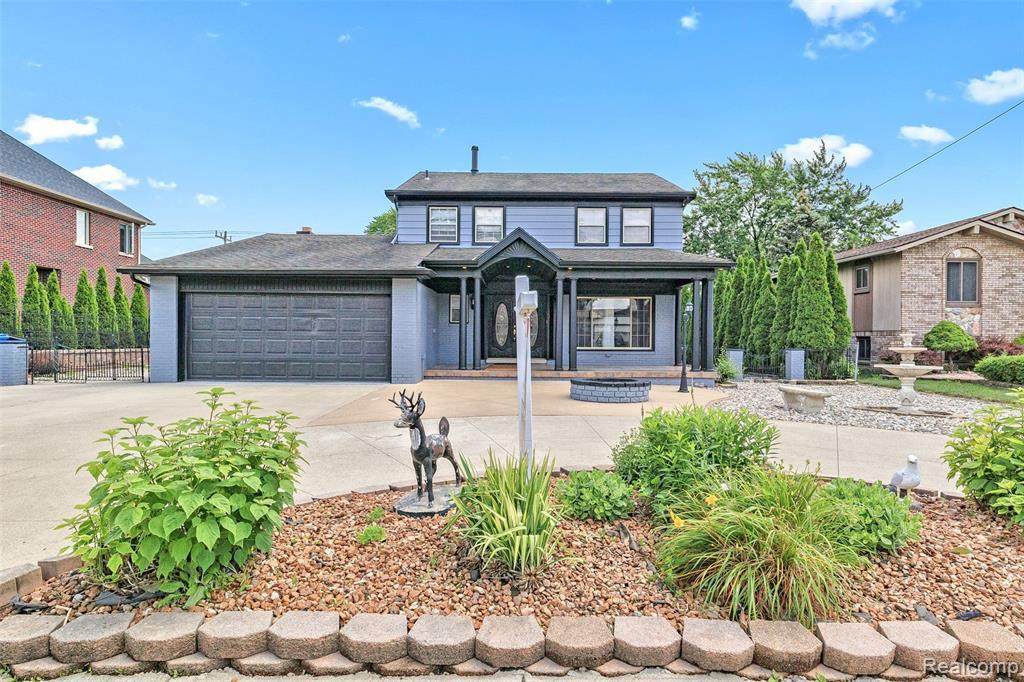 388 Charlesworth St - Photo 1
