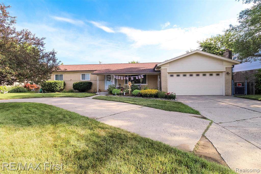 8761 Metropolitan Pkwy - Photo 1