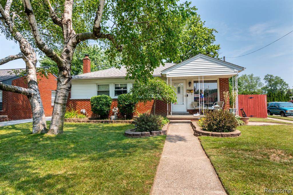28048 Fountain St - Photo 1