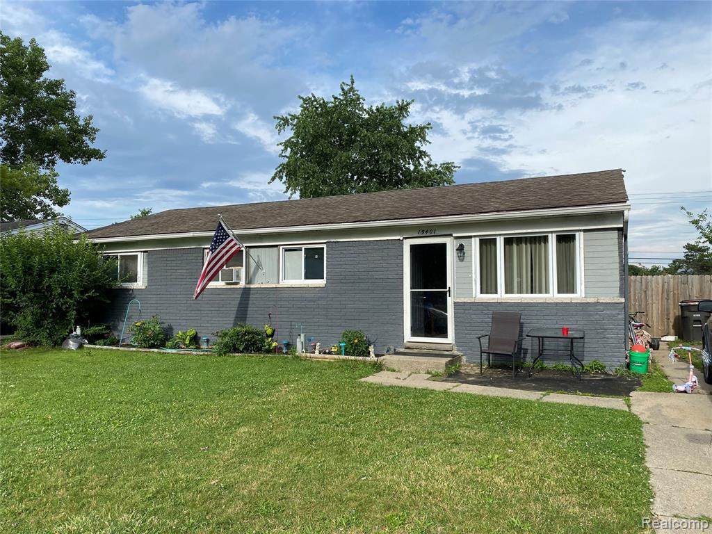 15401 Kerstyn St - Photo 1