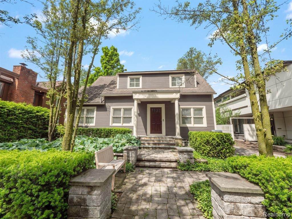 347 Greenwood St - Photo 1