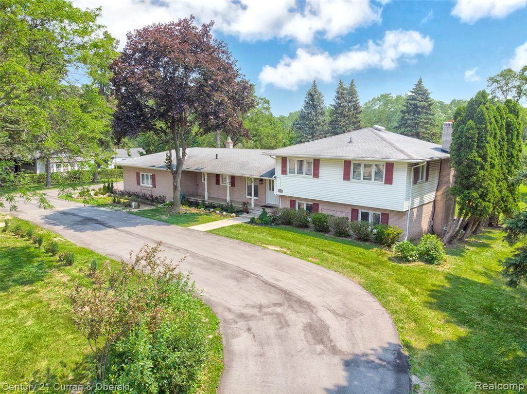 6061 Orchard Lake Rd - Photo 1