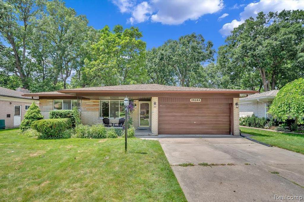 28265 Walker Ave - Photo 1