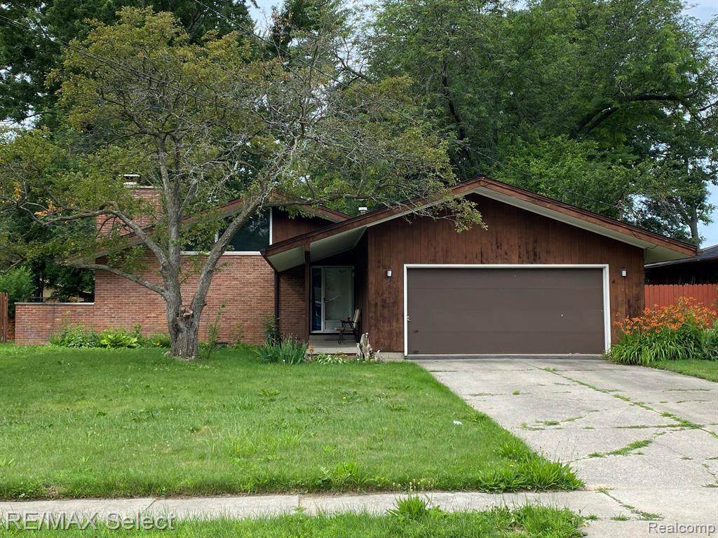 3474 Creekwood Dr - Photo 1
