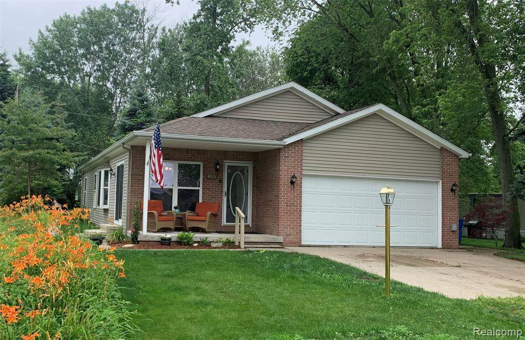 4053 Beacon Hill Dr - Photo 1