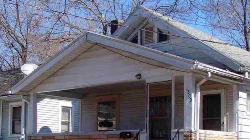 1309 Chittock - Photo 1