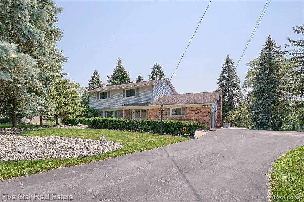 5553 Leafwood Crt - Photo 1