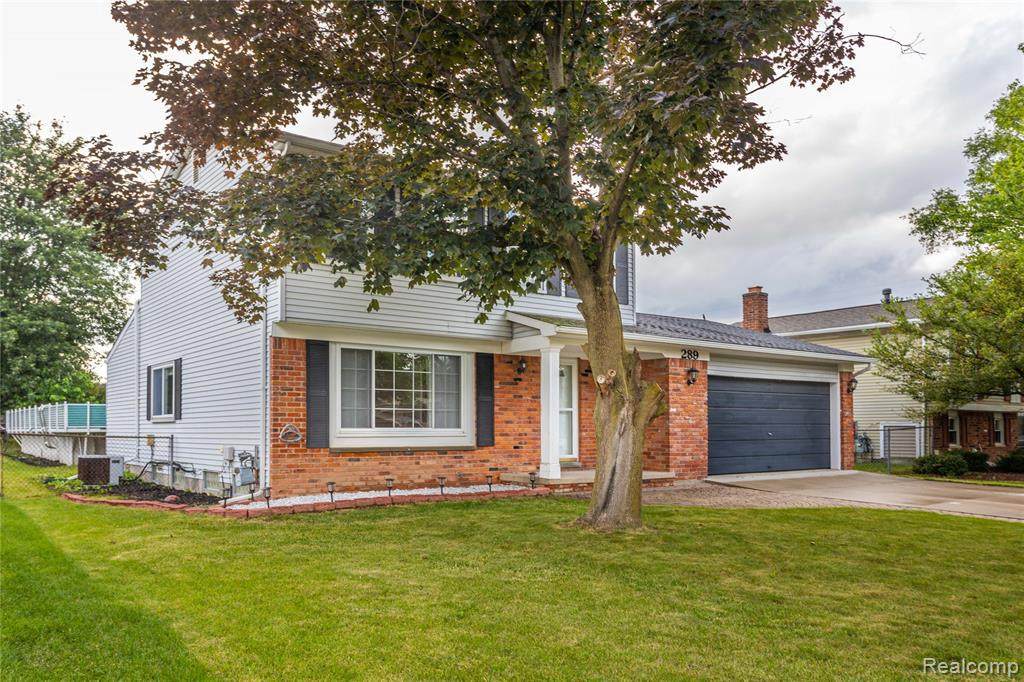 289 Selkirk St - Photo 1