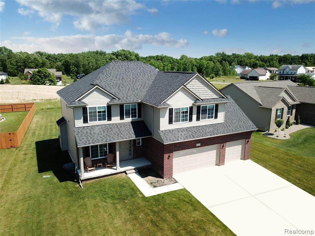 1525 Woodlake Ln - Photo 1