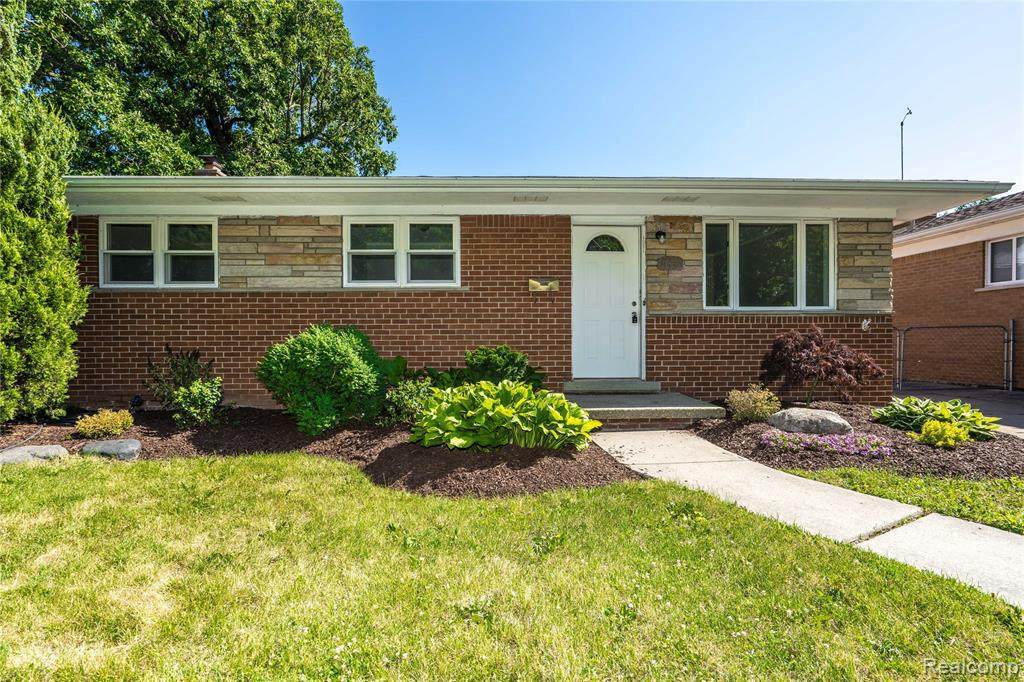 21530 Hoffman St - Photo 1