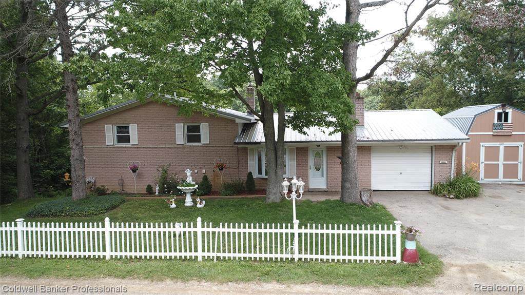 786 Maple Dr - Photo 1