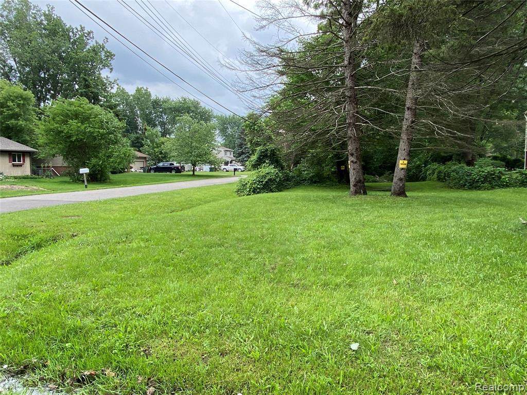 8780 Speedway Dr - Photo 1