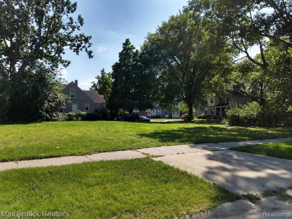 21148 Woodside Ave - Photo 1