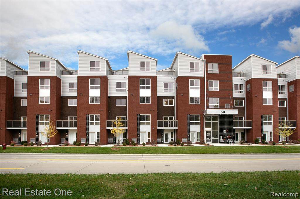 22 Town Center Dr - Photo 1