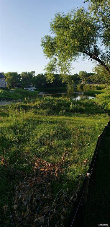 9832 King Rd - Photo 1