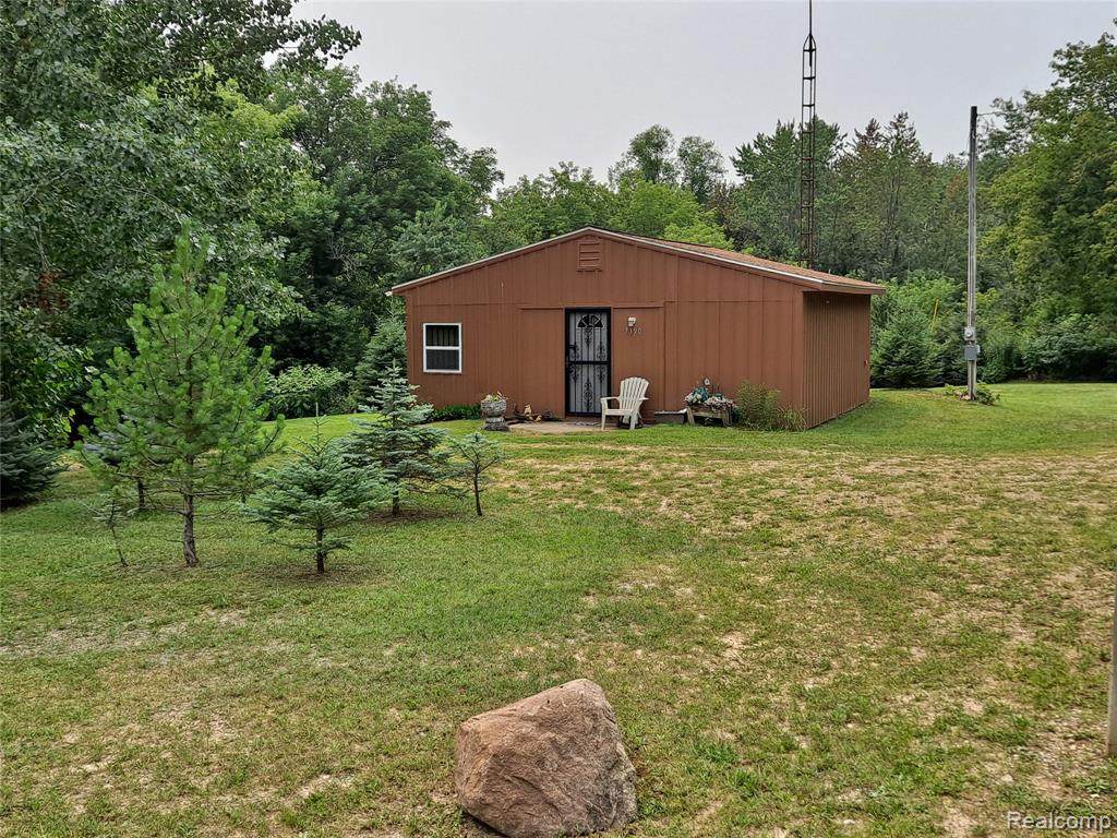 3390 Cemetery Rd - Photo 1