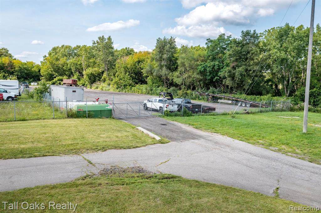 2180 Hemphill Rd - Photo 1