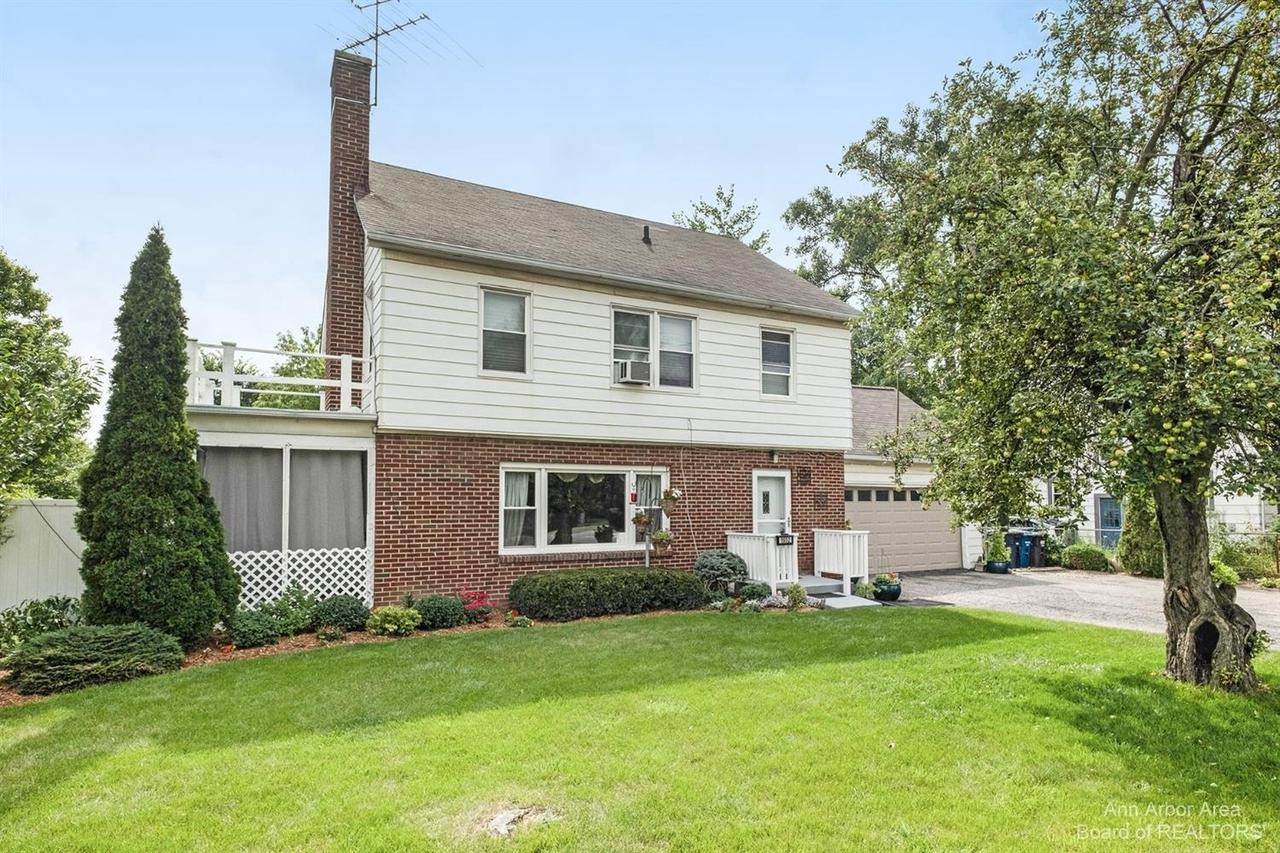 1652 Maple - Photo 1