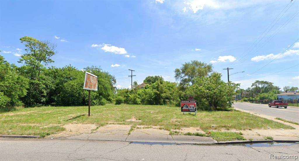 908 Holbrook - Photo 1