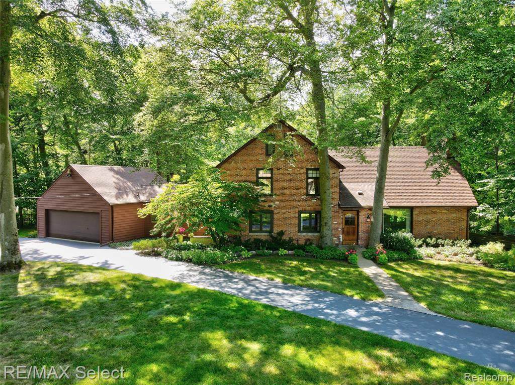 2185 Crestline - Photo 1