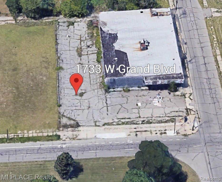 1733 Grand Blvd - Photo 1