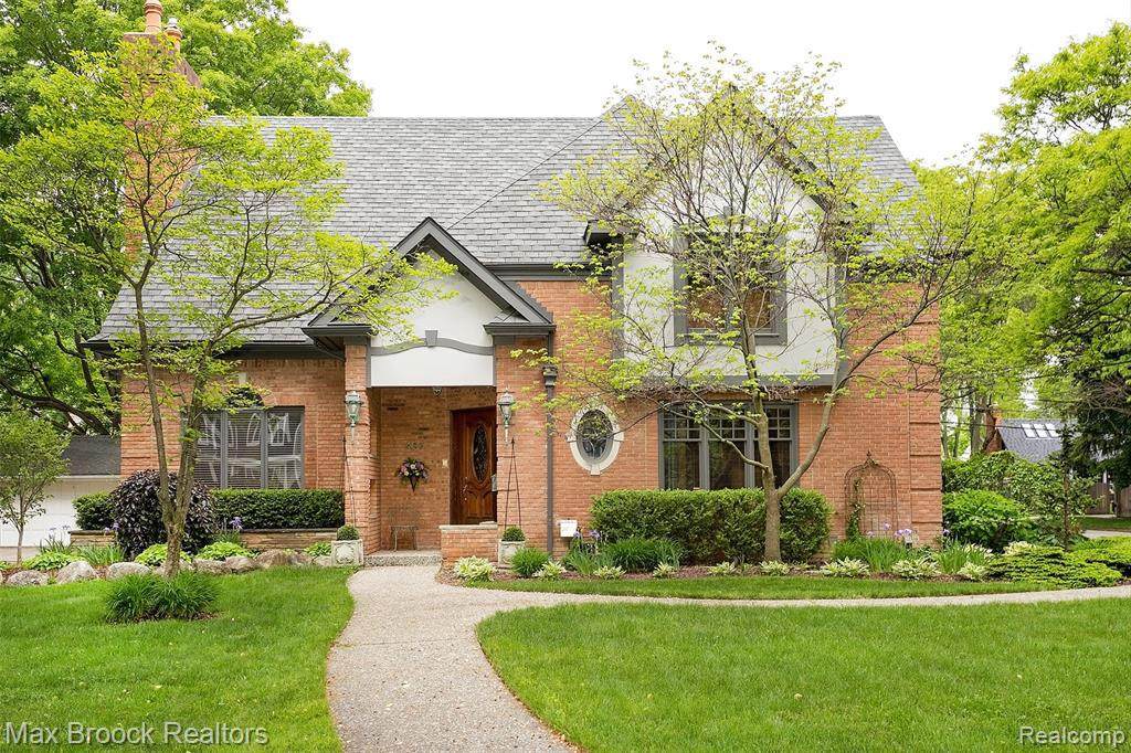 483 Suffield Ave - Photo 1
