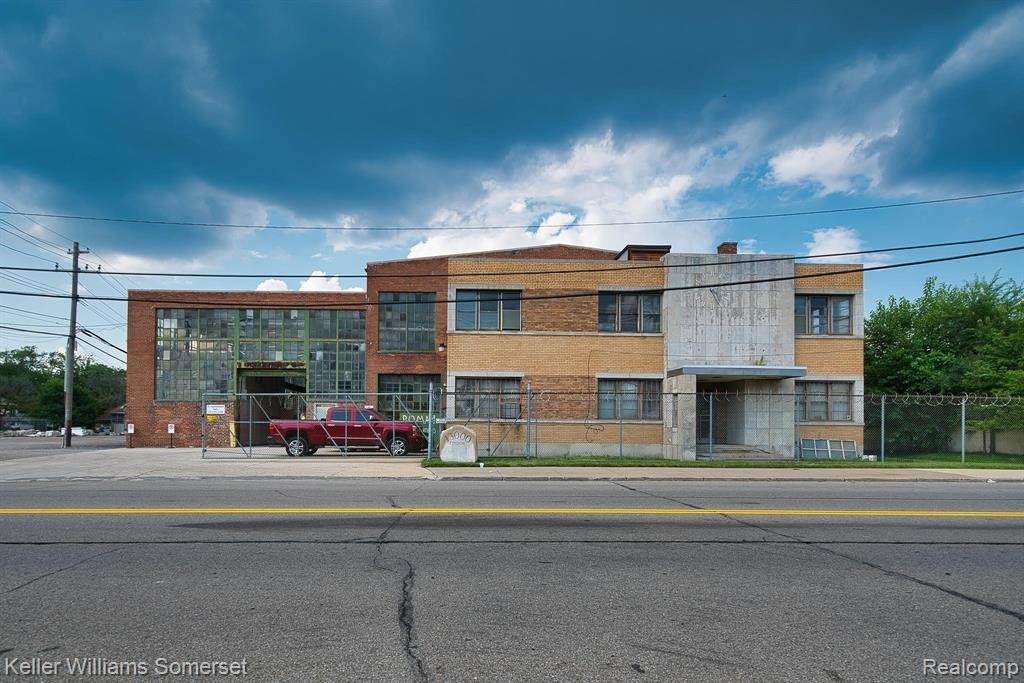 13000 Lyndon St - Photo 1