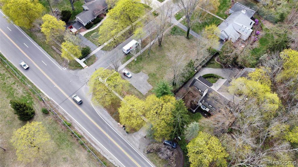1563 Lakeside Rd - Photo 1